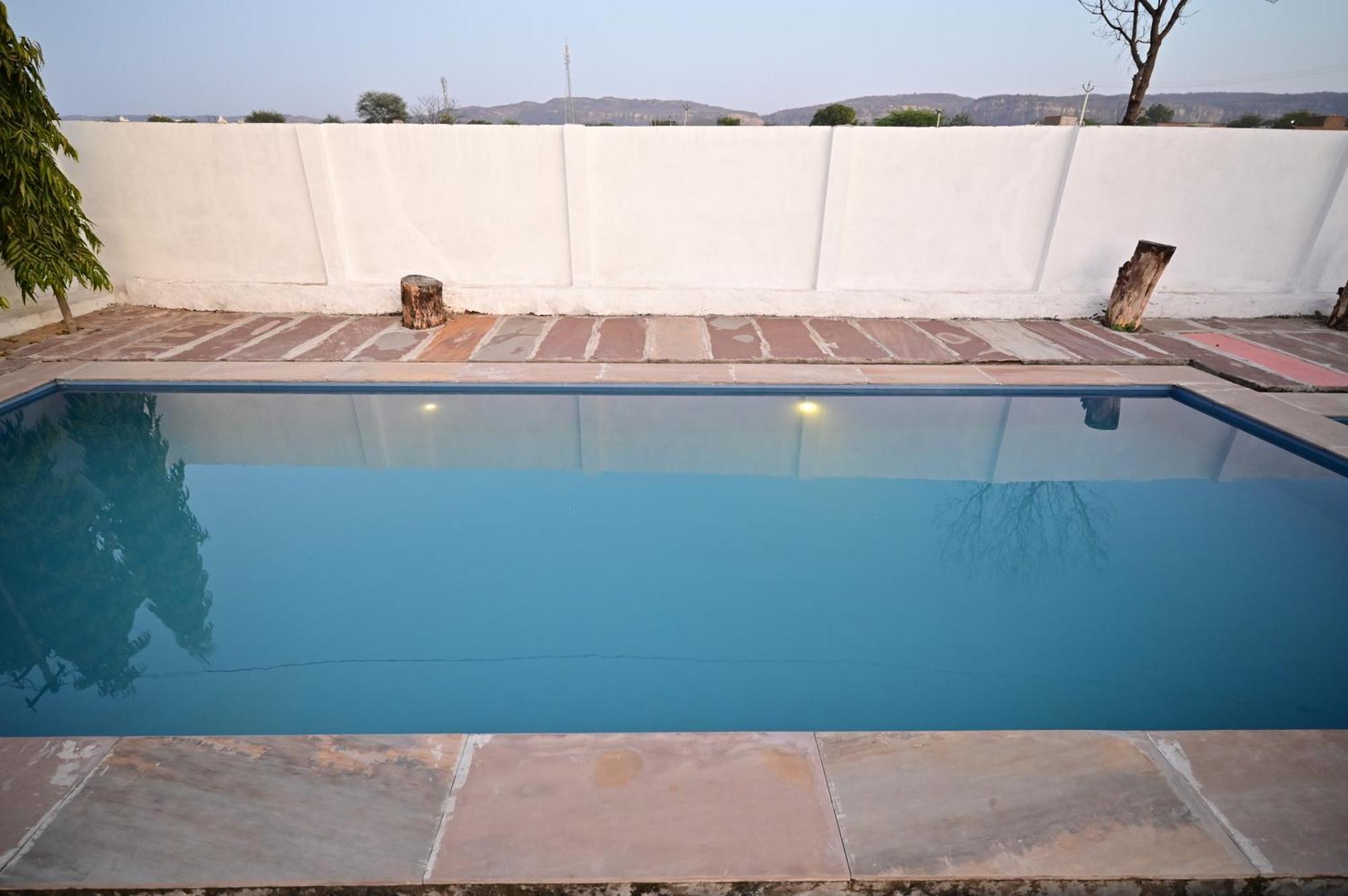The Castle Crown - Hem Vilas Resort Ranthambhore 萨瓦伊马多普尔 外观 照片