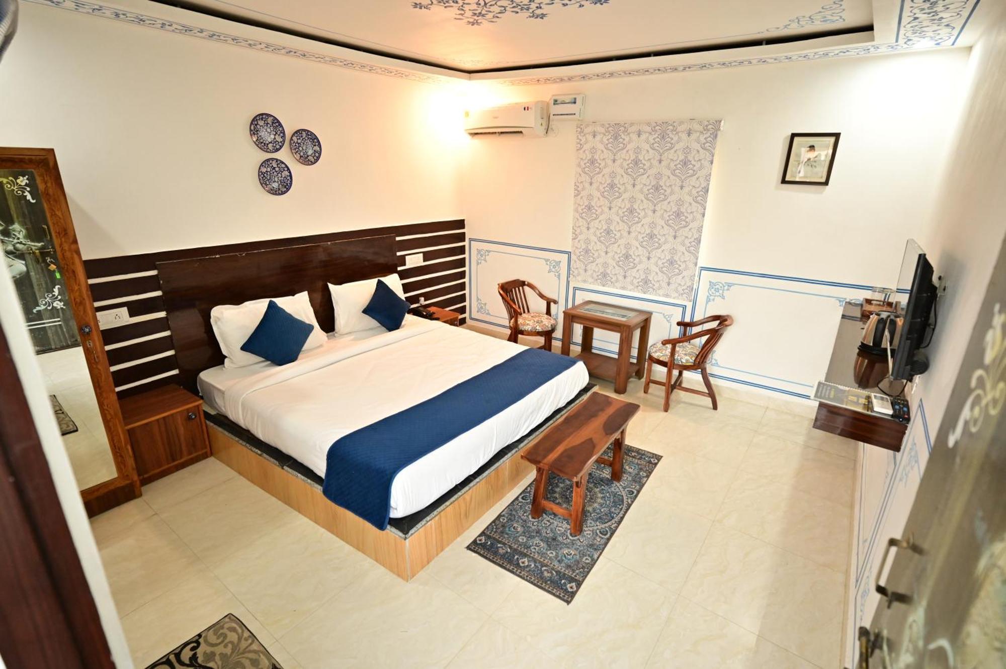 The Castle Crown - Hem Vilas Resort Ranthambhore 萨瓦伊马多普尔 外观 照片