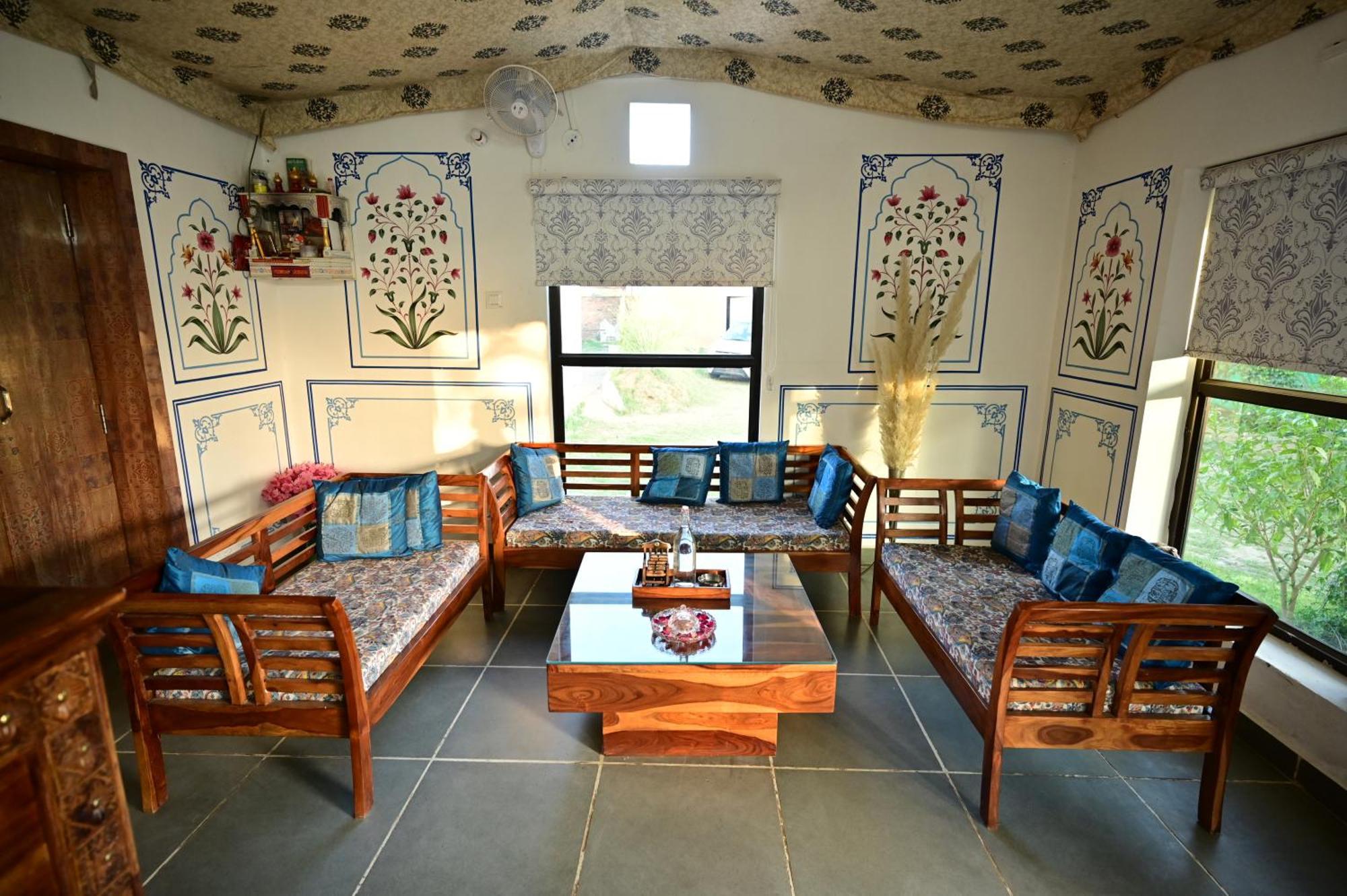 The Castle Crown - Hem Vilas Resort Ranthambhore 萨瓦伊马多普尔 外观 照片