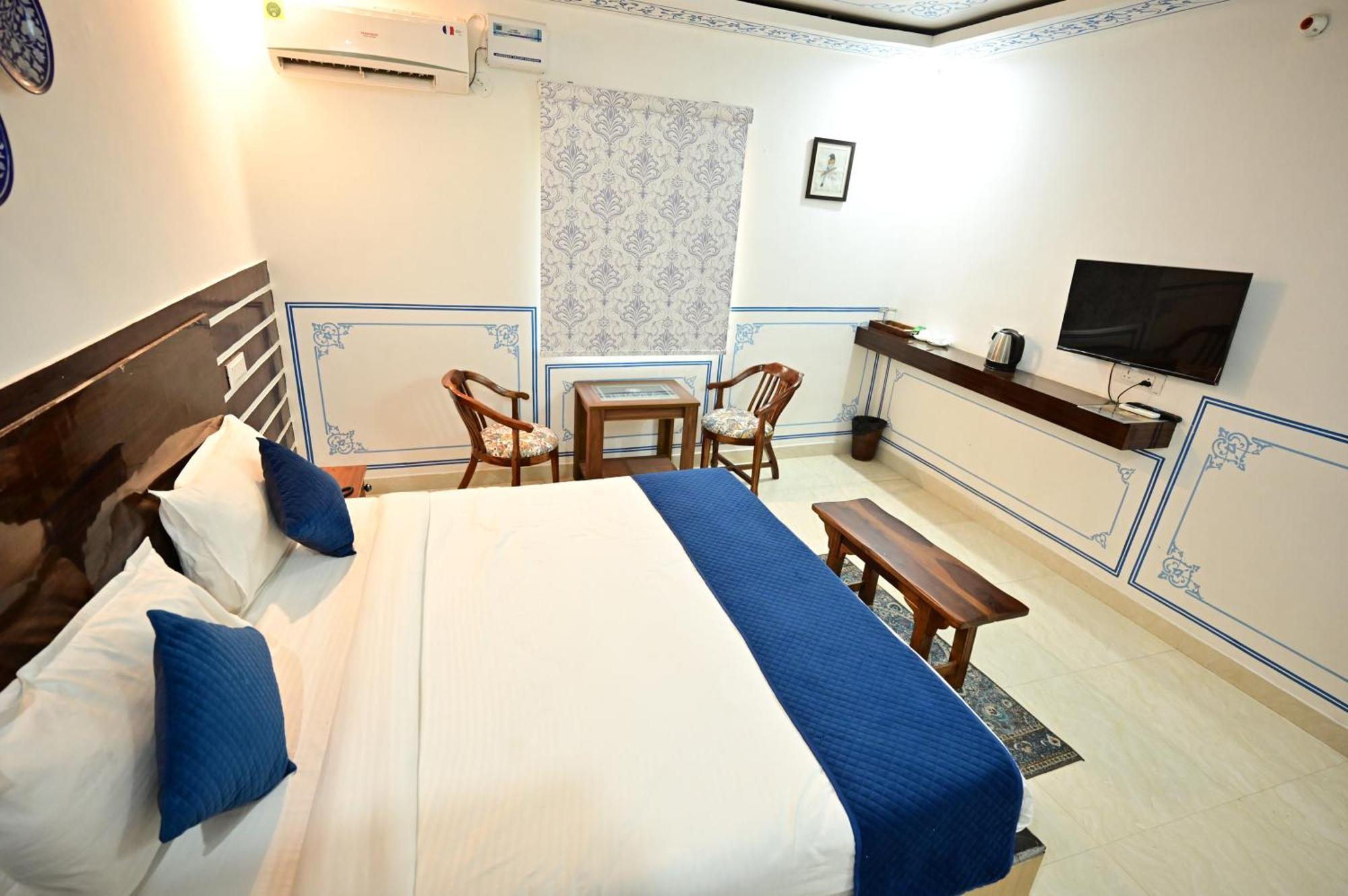 The Castle Crown - Hem Vilas Resort Ranthambhore 萨瓦伊马多普尔 外观 照片
