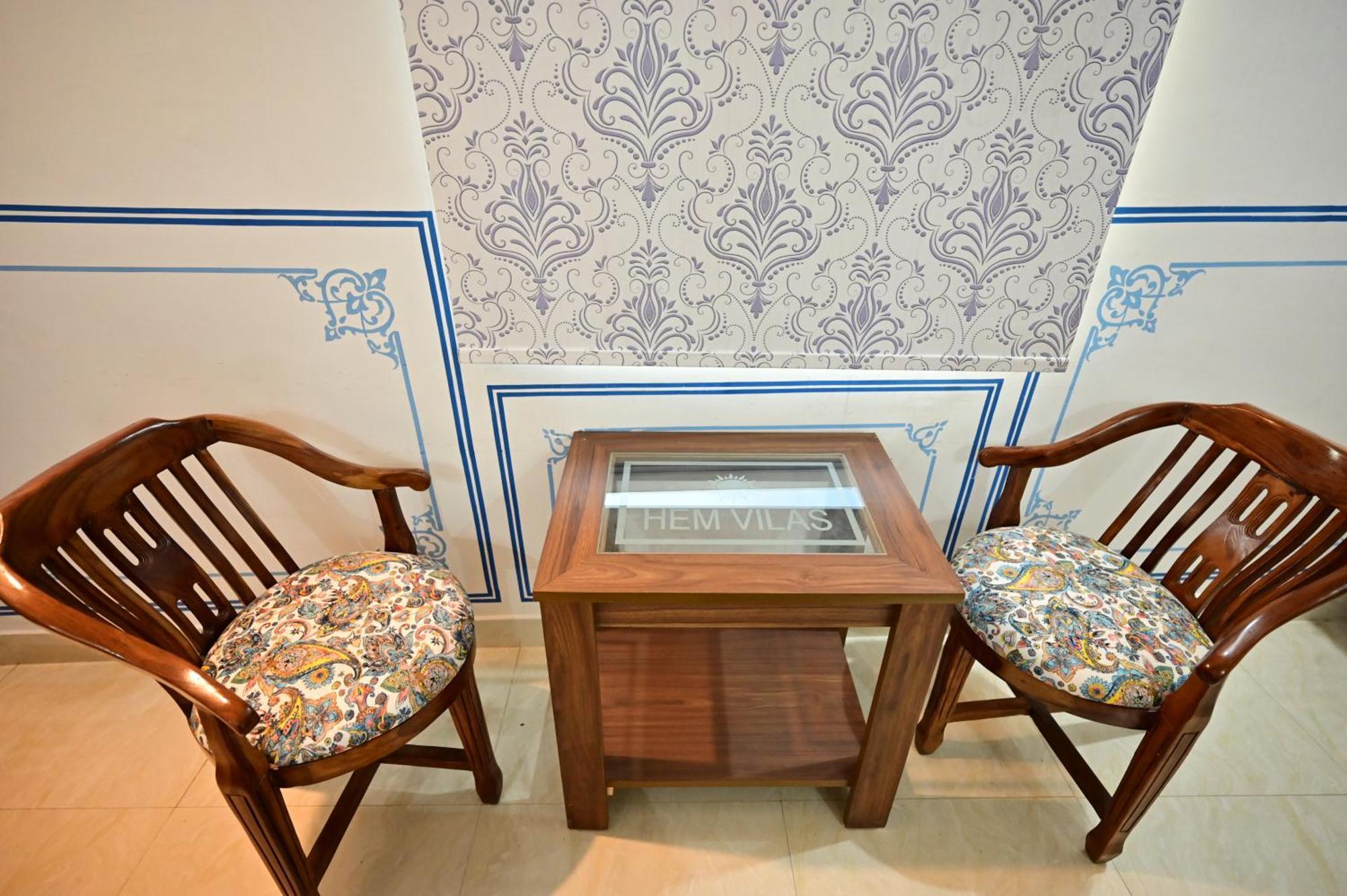 The Castle Crown - Hem Vilas Resort Ranthambhore 萨瓦伊马多普尔 外观 照片